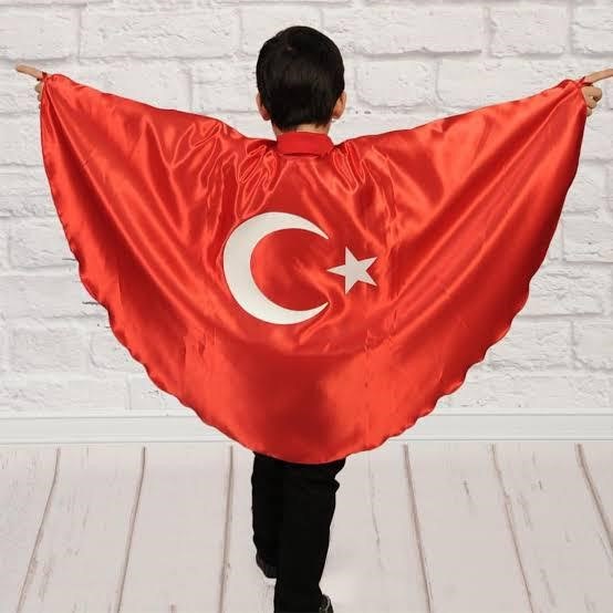 Türk Bayraklı Pelerin Gösteri Kostümü — KIRMIZI