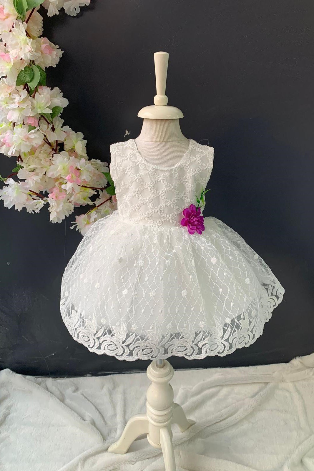 Saç Bantlı Papatyalı Dantelli Bebek Elbise PNPN146 — BEYAZ